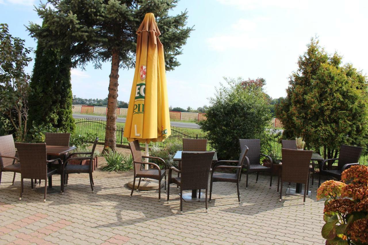 Restauracja Hotel Kassandra Września Exterior foto